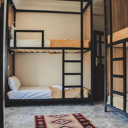 Albergue Friends' & Gjirokastër