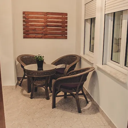 Friends' & Albergue *