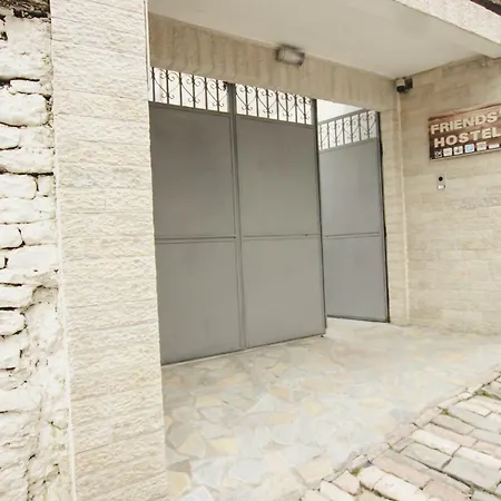 Friends' & Albergue Gjirokastër