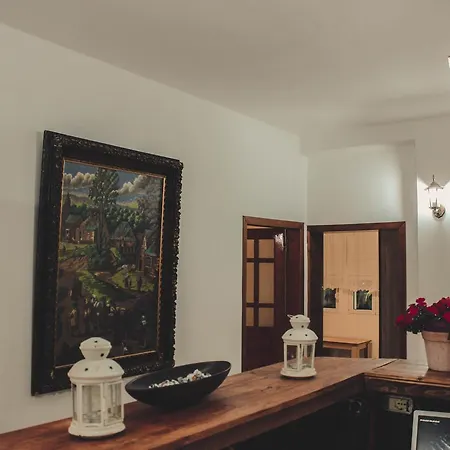 Friends' & Gjirokastër