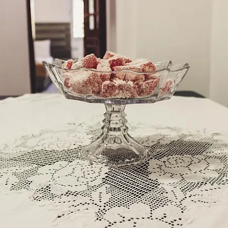 Friends' & אכסניה Gjirokastër