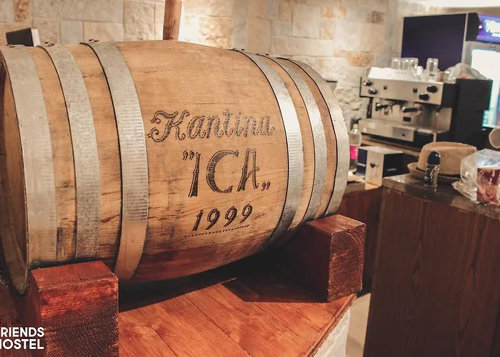 Friends' & بيت شباب