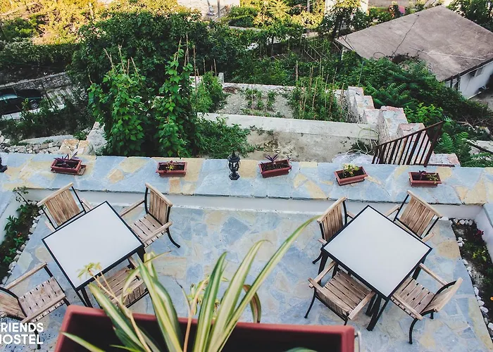 Friends' & بيت شباب *