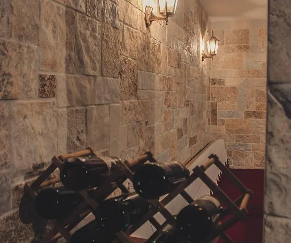 Friends' & بيت شباب