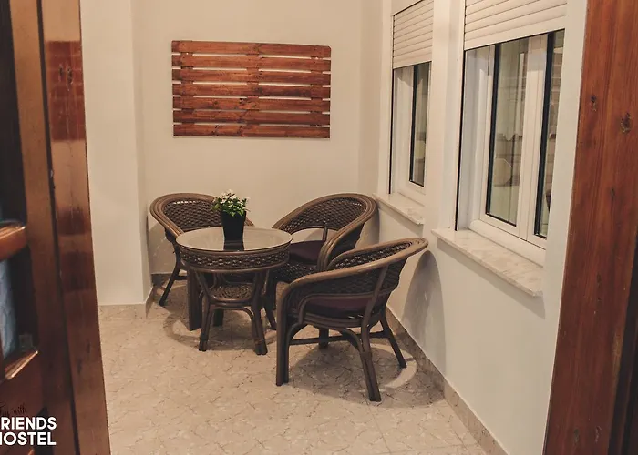 Friends' & بيت شباب *